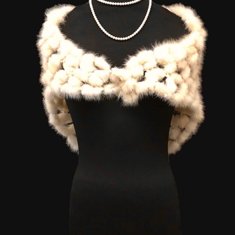 MURANO KNITTED MINK FUR SCARF OR WRAP FLUFFY & New
